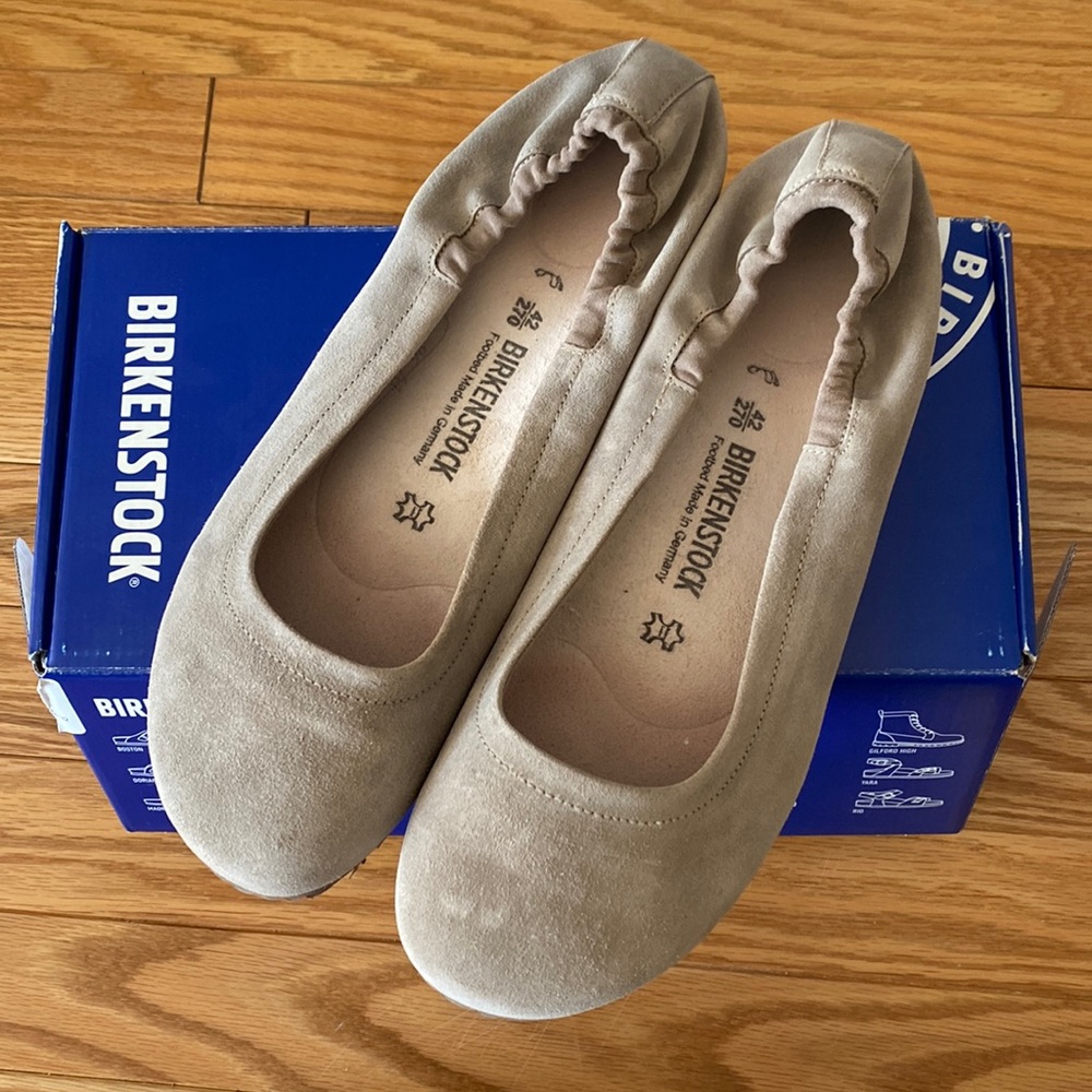 NIB! Birkenstock women’s Celna Taupe Suede flats, size 42
